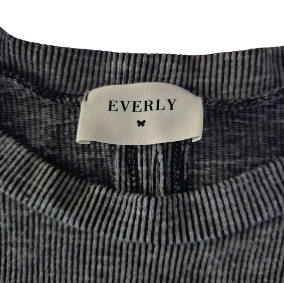 Everly Cold Shoulder Knit Top Womens Size L Grey Ribbed Open Back Slits - Picture 7 of 9